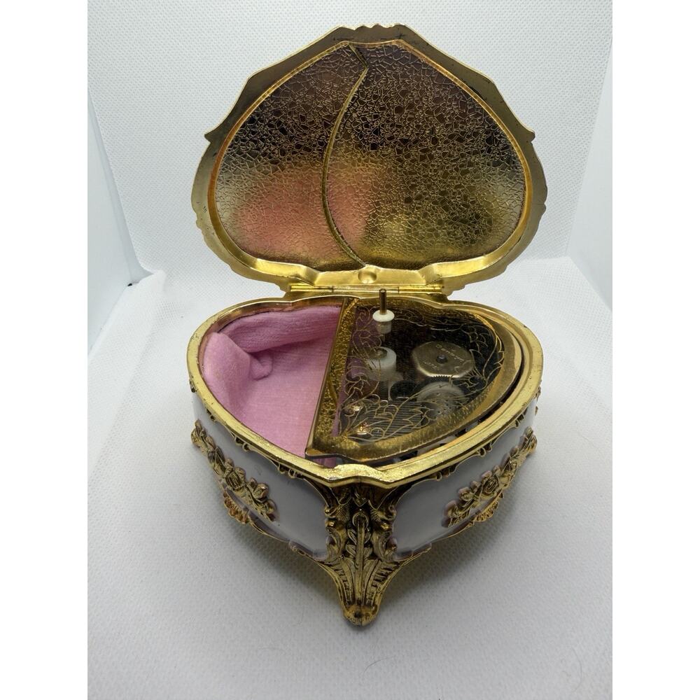 Sankyo Vintage Heart Shaped Music Box, Japan Porcelain Pink Flowers, Gold Tone